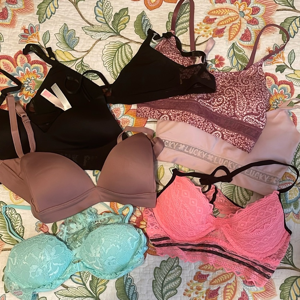 - Bra bundle! Sizes 32A and S. All bras sold together!